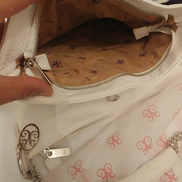 White leather bag w/ zippers w/shoulder straps - Picture 3 of 5